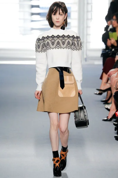 Look 8